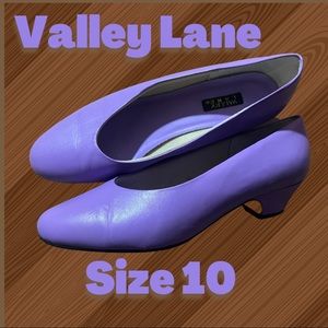 LOVELY IN LILAC